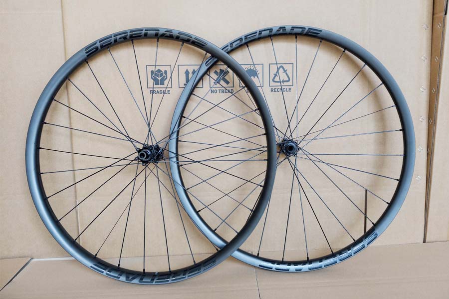 Carbon MTB wheelset assemble