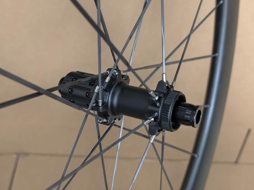 21h carbon fiber spokes with 24mm internal road bike wheelset
