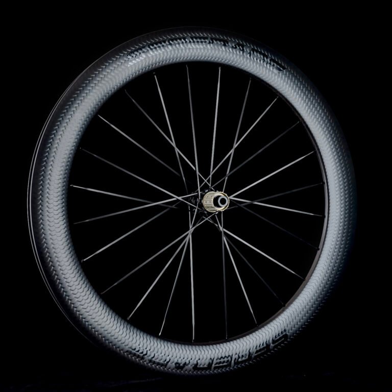 Snakeskin-Surface-65mm-carbon-fiber-wheel-