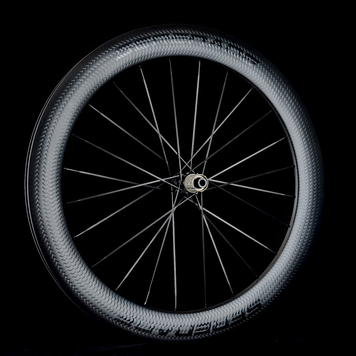 Snakeskin-Surface-65mm-carbon-fiber-wheel-