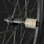 Snakeskin-Surface-65mm-carbon-fiber-wheel-
