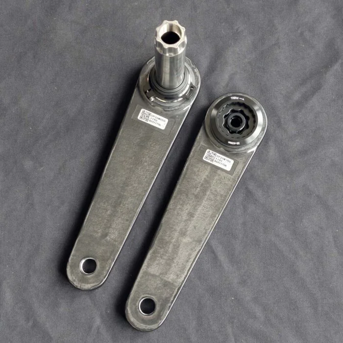 320g カーボンクランクセット | 一体成形チタン製スピンドル